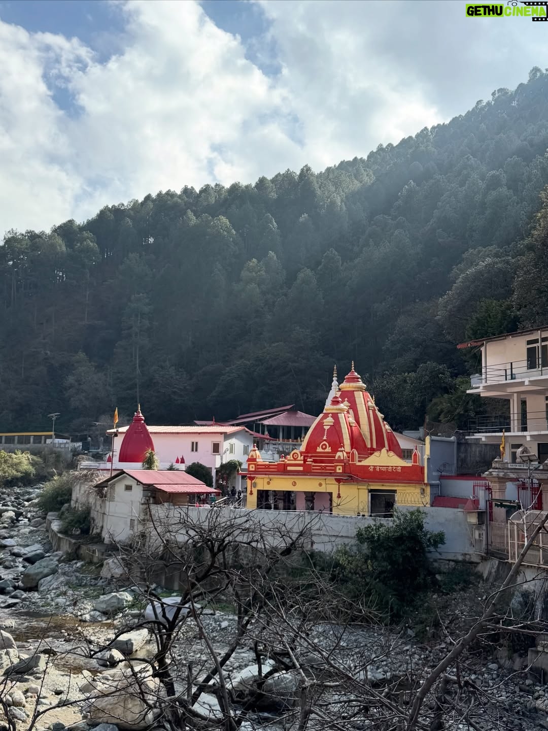 Simran Sharma - 54K Likes - missing the magic🥹✨ #takemeback 

#kainchidham #neemkarolibaba #nainital #uttarakhand #mountians #travel #winter