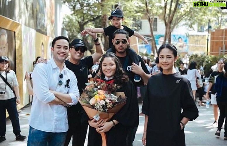 Sinjai Plengpanich - 2.1K Likes - #2016 กลับมาแล้ว ช่วงชีวิตหนึ่งที่ทำงานหลากหลายมาก ทั้งเบื้องหน้าและเบื้องหลัง ตอนนั้น50พอดีเราว่าเราพอแล้วนะ แต่ก็ยัง!🤣🤣 คุณยังได้ไปต่อค่ะ….