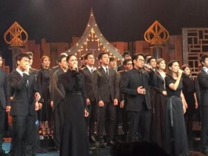 Sinjai Plengpanich Instagram - #2016 กลับมาแล้ว ช่วงชีวิตหนึ่งที่ทำงานหลากหลายมาก ทั้งเบื้องหน้าและเบื้องหลัง ตอนนั้น50พอดีเราว่าเราพอแล้วนะ แต่ก็ยัง!🤣🤣 คุณยังได้ไปต่อค่ะ….
