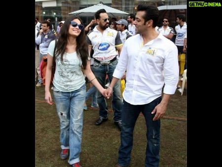 Sneha Ullal - 84.1K Likes - You will always be my first REEL LOVE.
Wishing you  Peace & Protection. Happy Birthday @beingsalmankhan AKA- Adiiiiiiiiii