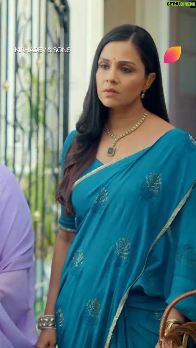 Sneha Wagh - 32.2K Likes - 25 saal puraana ghaav ab bhi hai inn behnon ke beech taaza, kya kabhi mit paayengi inki dooriyaan? 🤔 

Dekhiye #MahadevAndSons, Mon-Fri raat 9:30 baje, sirf #Colors aur @jiohotstar par. 

@imanasisalvi @snehawagh