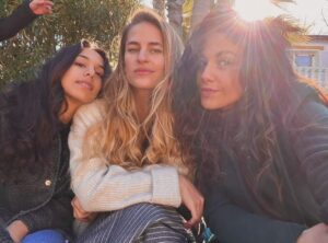 Solène Hébert Instagram - Bordel vous allez me manquer… @rodnaima @maelis.adalle ❤️