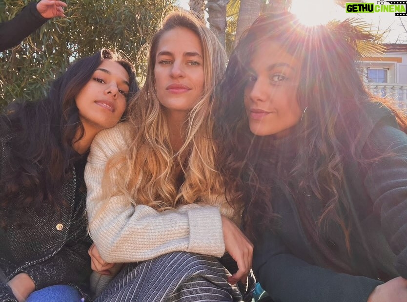 Solène Hébert - 17.6K Likes - Bordel vous allez me manquer… @rodnaima @maelis.adalle ❤️
