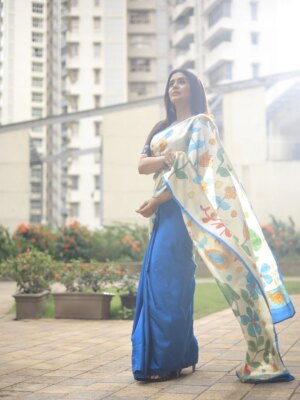 Sonali Kulkarni Instagram - This felt like a good place to begin the year 💚🧿
Credits
Styling : @prachethestylist
Photographer : @nikhilsurve_studios
Hair : @hairby_vidhya
Outfit from : @kawaiiexclusives
Shoot assistance : @sa_yu_2002 @sujeetyadav4058
