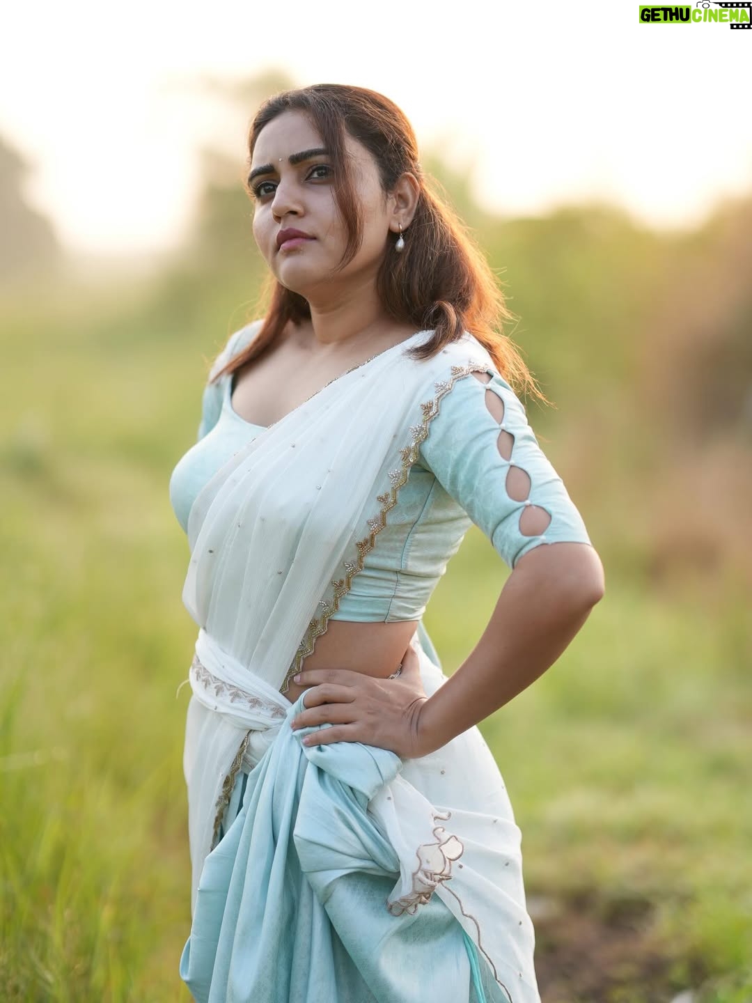 Sonia Singh - 93.2K Likes - “Growing in silence.”

Costume Designer: @shilpacouture 
📸 @_surya_teja_9