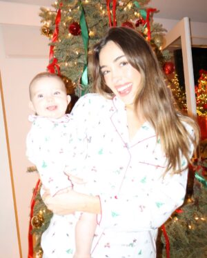 Sophia Culpo Instagram - This post is a week late because I was busy doing puzzles all Christmas vacation and kick starting my resolution to be on my phone less. Grateful to close out the year with my favorite people❤️