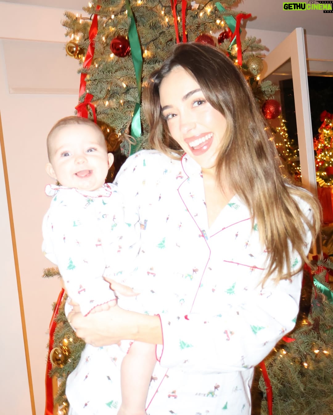 Sophia Culpo - 22K Likes - This post is a week late because I was busy doing puzzles all Christmas vacation and kick starting my resolution to be on my phone less. Grateful to close out the year with my favorite people❤️