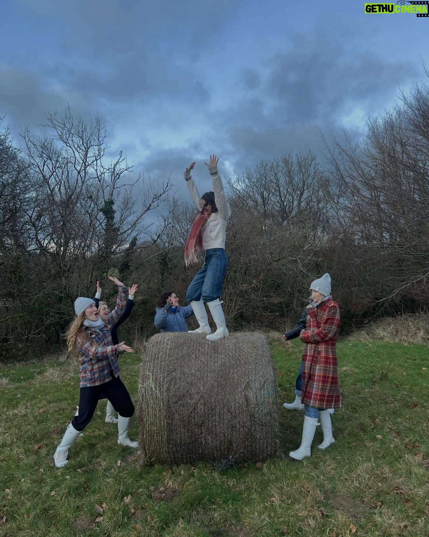 Sophie Simnett - 29.4K Likes - ells got married & gee whizz we had a good time