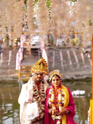 Sradha Panigrahi Instagram - Happy Anniversary to us ❤️
ଦେଖୁ ଦେଖୁ ବାହାଘର ର ୨ ବର୍ଷ ପୁରିଗଲା 🥰 ଆଉ ସବୁକିଛି ଏବେ ବି ସ୍ବପ୍ନ ପରି ଲାଗୁଛି 🧿 ଭଗବାନ ଙ୍କୁ ଡାକିବି ସମସ୍ତଙ୍କୁ ଏମିତି Romantic,Cute, Caring ଆଉ ସବୁବେଳେ ହସଉଥିବା ଜୀବନ ସାଥୀ ଟିଏ ମିଳୁ ❤️❤️
.
#sradhapanigrahi #sandeeppandamusic #sradhasandeep #anniversary #couple