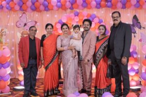 Sradha Panigrahi Instagram - Koko With her Bapa-Maa-Aja-Aai - Budhi maa . 
Bada papa - Bada mama - Mamu -Maine
Mausissss & Cousins❤️
.
.
#birthday #koko #1yearcelebration #sradhapanigrahi #ikoko