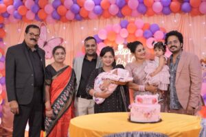 Sradha Panigrahi Instagram - Koko With her Bapa-Maa-Aja-Aai - Budhi maa . 
Bada papa - Bada mama - Mamu -Maine
Mausissss & Cousins❤️
.
.
#birthday #koko #1yearcelebration #sradhapanigrahi #ikoko