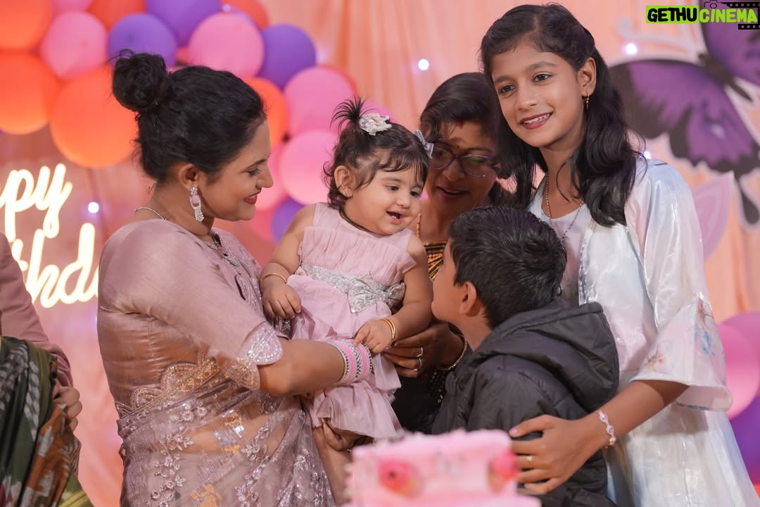 Sradha Panigrahi - 40.1K Likes - Koko With her Bapa-Maa-Aja-Aai - Budhi maa . 
Bada papa - Bada mama - Mamu -Maine
Mausissss & Cousins❤️
.
.
#birthday #koko #1yearcelebration #sradhapanigrahi #ikoko