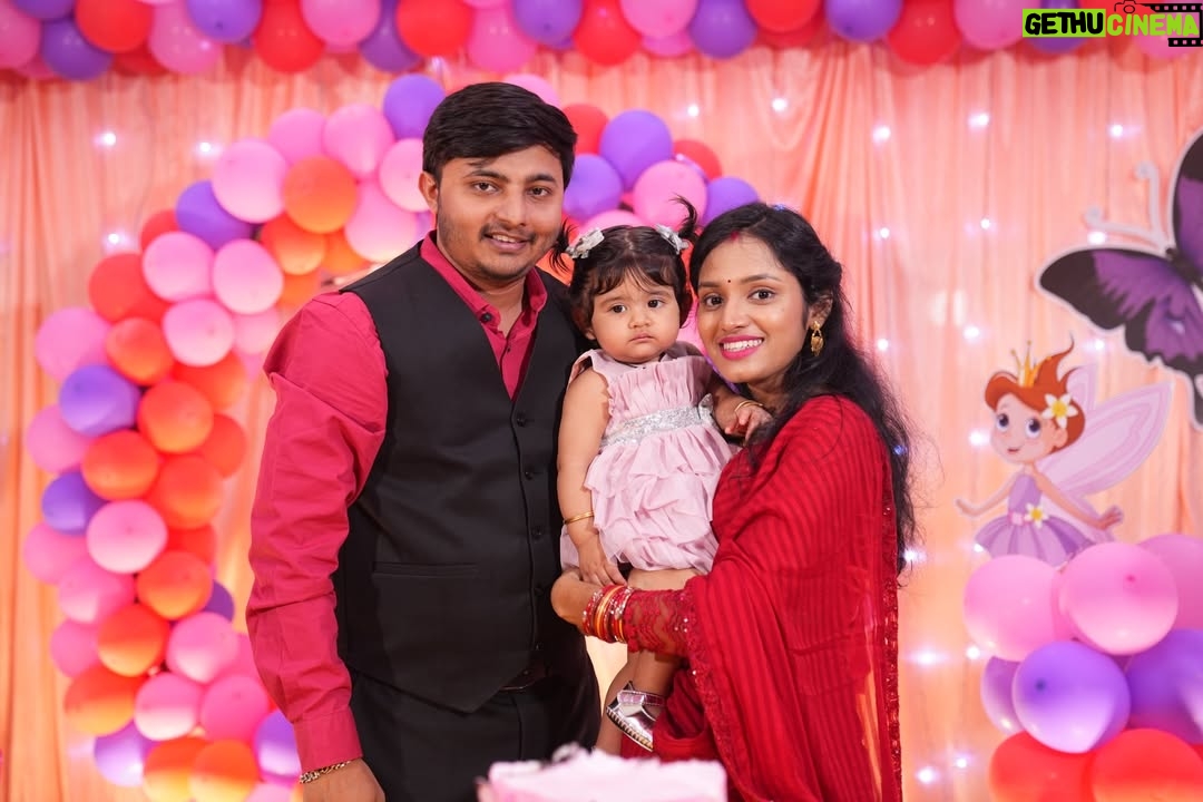 Sradha Panigrahi - 40.1K Likes - Koko With her Bapa-Maa-Aja-Aai - Budhi maa . 
Bada papa - Bada mama - Mamu -Maine
Mausissss & Cousins❤️
.
.
#birthday #koko #1yearcelebration #sradhapanigrahi #ikoko
