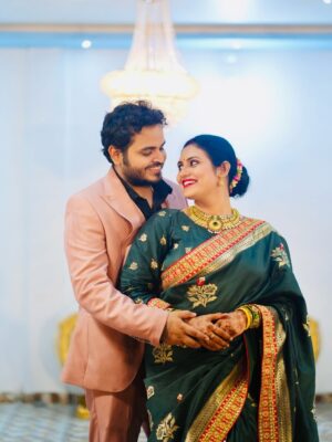 Sradha Panigrahi Instagram - Happy Anniversary to us ❤️
ଦେଖୁ ଦେଖୁ ବାହାଘର ର ୨ ବର୍ଷ ପୁରିଗଲା 🥰 ଆଉ ସବୁକିଛି ଏବେ ବି ସ୍ବପ୍ନ ପରି ଲାଗୁଛି 🧿 ଭଗବାନ ଙ୍କୁ ଡାକିବି ସମସ୍ତଙ୍କୁ ଏମିତି Romantic,Cute, Caring ଆଉ ସବୁବେଳେ ହସଉଥିବା ଜୀବନ ସାଥୀ ଟିଏ ମିଳୁ ❤️❤️
.
#sradhapanigrahi #sandeeppandamusic #sradhasandeep #anniversary #couple