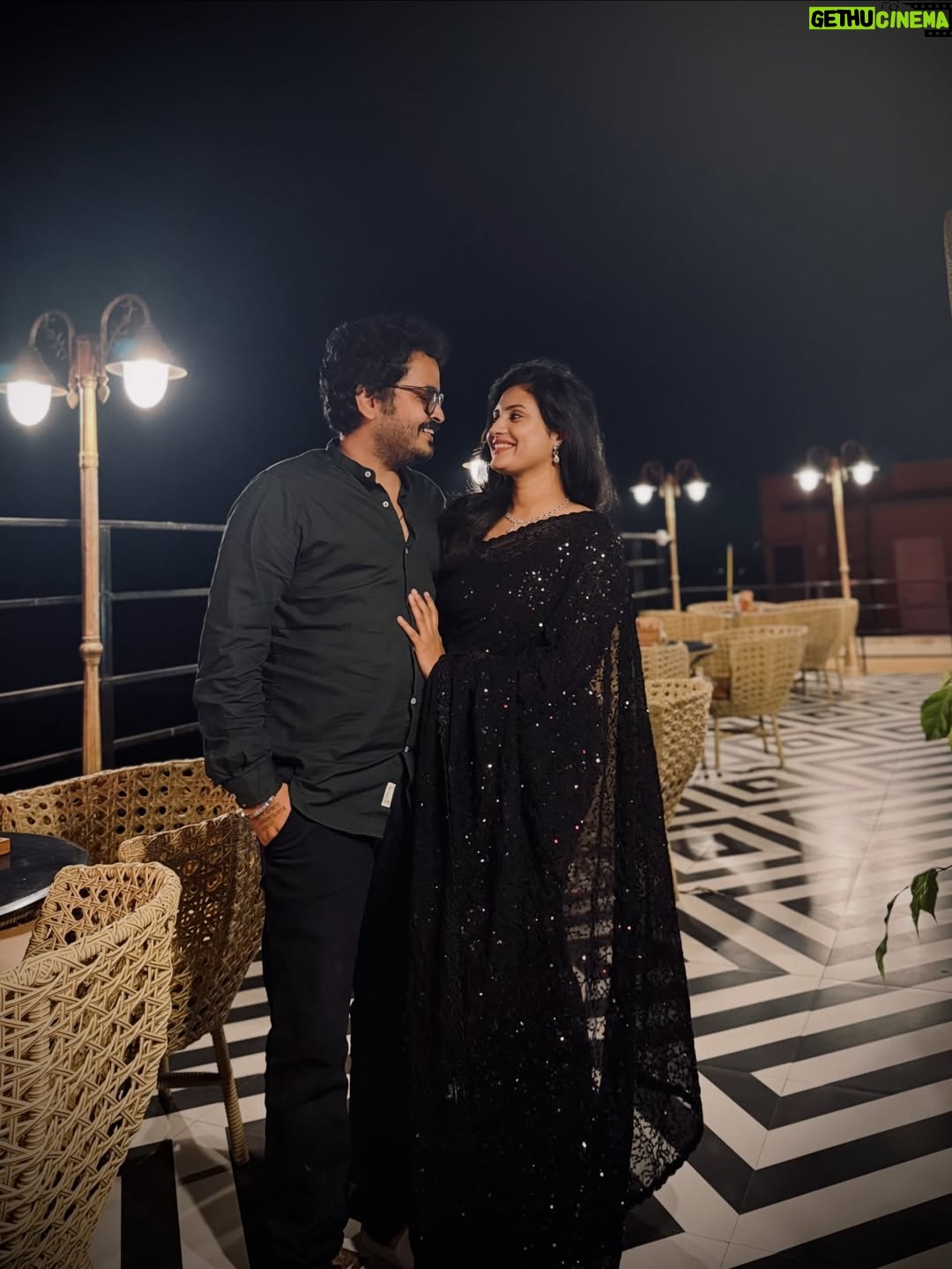 Sradha Panigrahi - 61.3K Likes - Happy Anniversary to us ❤️
ଦେଖୁ ଦେଖୁ ବାହାଘର ର ୨ ବର୍ଷ ପୁରିଗଲା 🥰 ଆଉ ସବୁକିଛି ଏବେ ବି ସ୍ବପ୍ନ ପରି ଲାଗୁଛି 🧿 ଭଗବାନ ଙ୍କୁ ଡାକିବି ସମସ୍ତଙ୍କୁ ଏମିତି Romantic,Cute, Caring ଆଉ ସବୁବେଳେ ହସଉଥିବା ଜୀବନ ସାଥୀ ଟିଏ ମିଳୁ ❤️❤️
.
#sradhapanigrahi #sandeeppandamusic #sradhasandeep #anniversary #couple