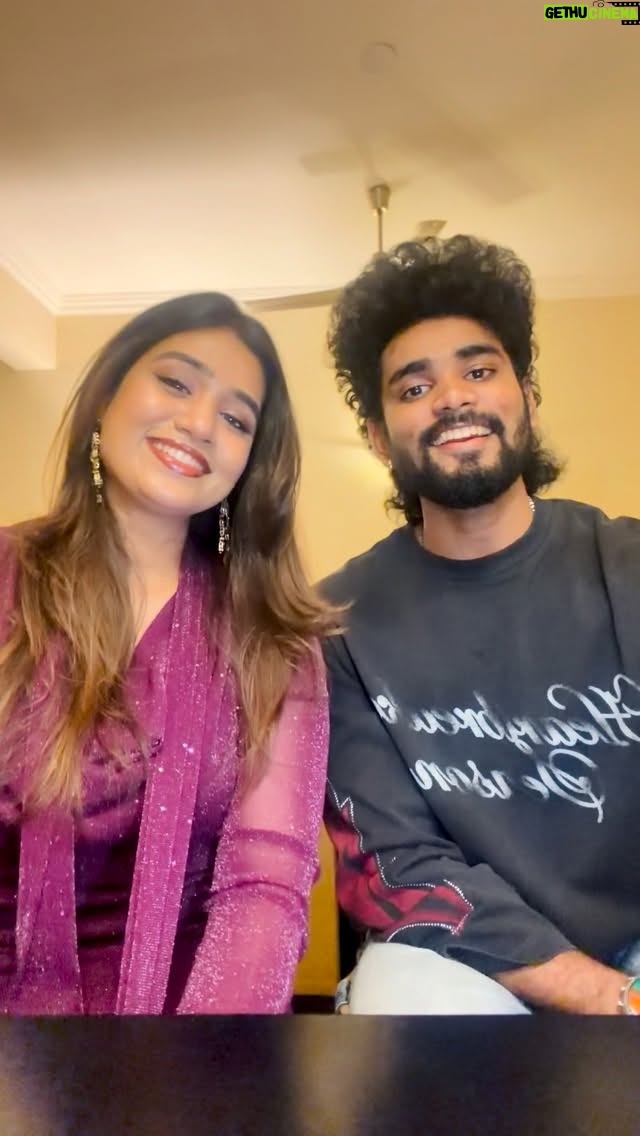 Srinisha Jayaseelan - 204.4K Likes - நீலோத்தி💜❤️🧿
Many of you asked me to create a cover of this beautiful song, and I want to thank @samvishal0928 for adding even more warmth with your lovely voice. We also want to dedicate this cover to everyone who came to see us perform yesterday— Bangalore, you all mean so much to us 💜❤️🧿 

#neelothi #longdistance #singer #coversong