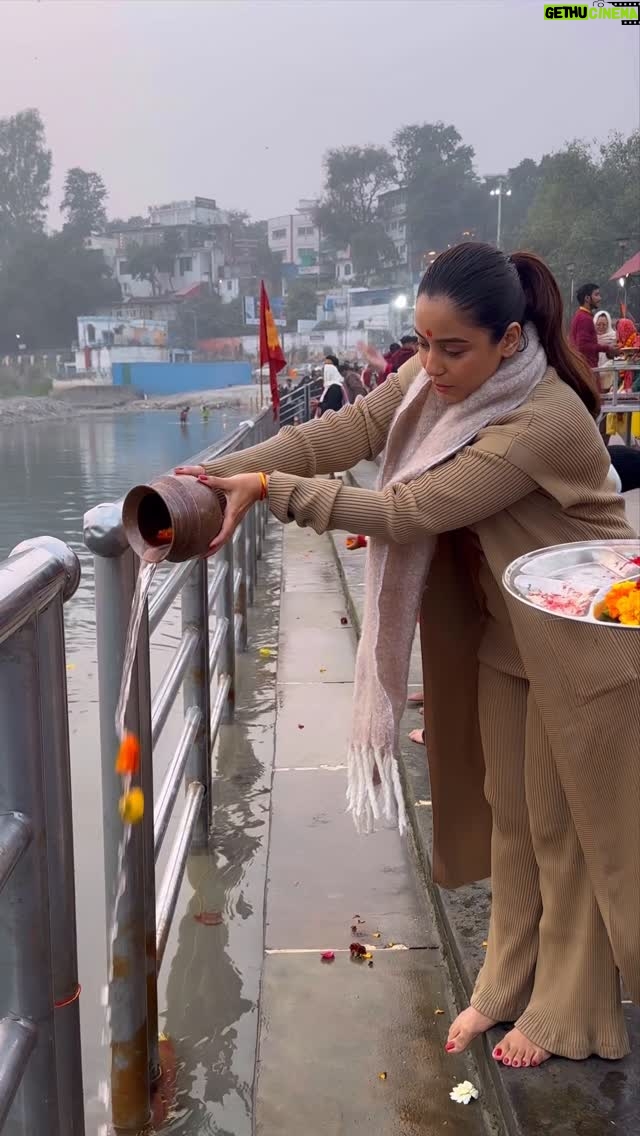 Srishty Rode - 78.5K Likes - You don’t plan Rishikesh,
 Rishikesh plans you ♥️ Har Har Gange🙏🏻🔱🧿 Happy 2026! God bless you all 🙏🏻