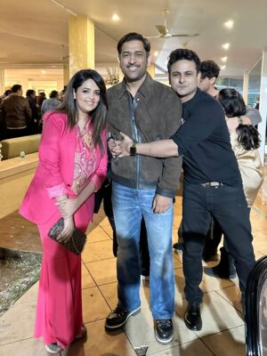 Sugandha Mishra Instagram - Happy birthday dearest @beingsalmankhan #bhaijaan 🎂🤩
.
.
#salmankhan #sugandhamishra #drsanketbhosale #happybirthdaysalmankhan