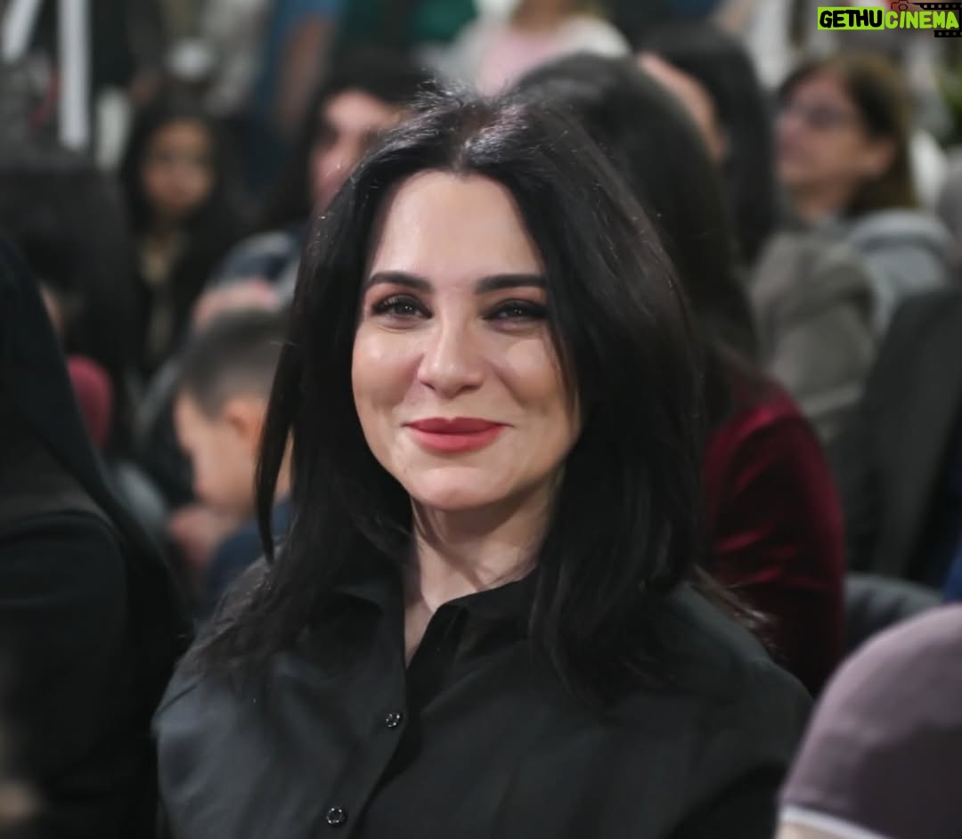 Sulaf Fawakherji - 35.5K Likes - سررنا بحضور حفلة كونشيرتو الميلاد التي أحياها كورال كنيسة سان چوزيف باقتدار وجمال ، بقيادة الأب بطرس دانييال والمايسترو مجدولين ميشيل … 
كل عام والكل بخير … 

كنيسة سان جوزيف للآباء الفرنسيسكان 
المركز الكاثوليكي المصري للسينما
 #مصر #ميلاد_مجيد #بطرس_دانيال 
 #وائل_رمضان سلاف_فواخرجي