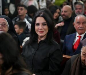 Sulaf Fawakherji Instagram - سررنا بحضور حفلة كونشيرتو الميلاد التي أحياها كورال كنيسة سان چوزيف باقتدار وجمال ، بقيادة الأب بطرس دانييال والمايسترو مجدولين ميشيل … 
كل عام والكل بخير … 

كنيسة سان جوزيف للآباء الفرنسيسكان 
المركز الكاثوليكي المصري للسينما
 #مصر #ميلاد_مجيد #بطرس_دانيال 
 #وائل_رمضان سلاف_فواخرجي