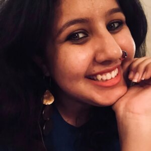 Supriya Shukla Instagram - आप बसंत पंचमी के दिन आप हमारी ज़िन्दगी में आयी...
 माँ सरस्वती के आशीर्वाद के रूप में...
हिंदी तिथि से आज आप का जन्मदिन है...
वैसे तो कल...24 जनवरी को 
 सालों से हम आपका birthday मनाते हैँ...
इस साल आज भी आशीर्वाद देने को मन हुआ...
जन्मदिन की बधाई बिटिया रानी ❤️..
झनक.. बसंत पंचमी पे जन्मी.. आप सदा खुश रहो ❤️