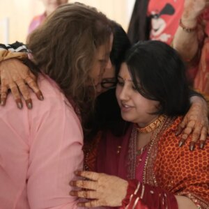 Supriya Shukla Instagram - आप बसंत पंचमी के दिन आप हमारी ज़िन्दगी में आयी...
 माँ सरस्वती के आशीर्वाद के रूप में...
हिंदी तिथि से आज आप का जन्मदिन है...
वैसे तो कल...24 जनवरी को 
 सालों से हम आपका birthday मनाते हैँ...
इस साल आज भी आशीर्वाद देने को मन हुआ...
जन्मदिन की बधाई बिटिया रानी ❤️..
झनक.. बसंत पंचमी पे जन्मी.. आप सदा खुश रहो ❤️