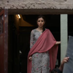 Suzanna Mukherjee Instagram - When nothing makes sense anymore 💔

📸 @deepikapathakofficial 

#kalkoot #suzannamukherjee #behindthescenes #heartache