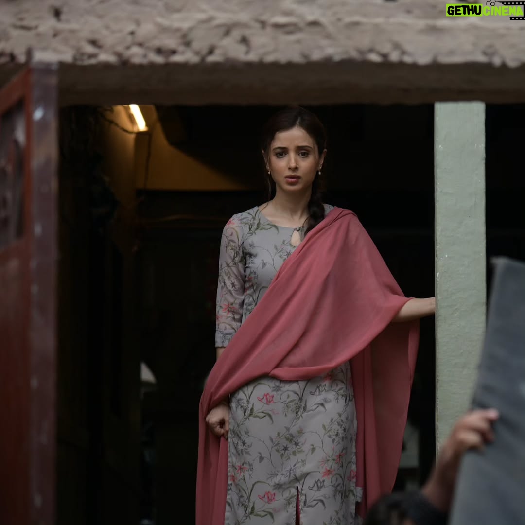 Suzanna Mukherjee - 3 Likes - When nothing makes sense anymore 💔

📸 @deepikapathakofficial 

#kalkoot #suzannamukherjee #behindthescenes #heartache