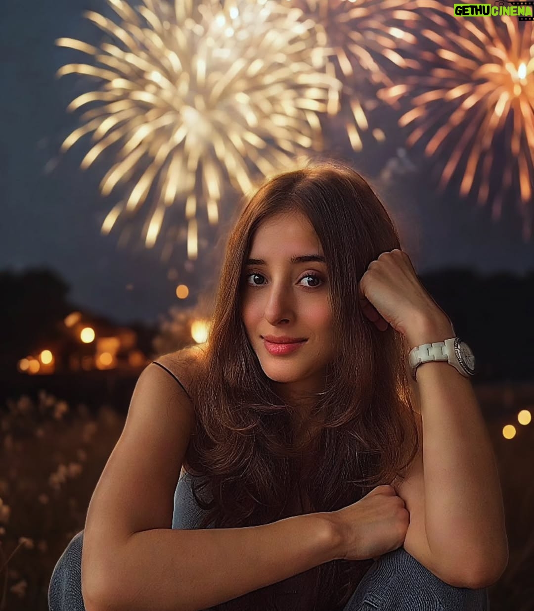 Suzanna Mukherjee - 3 Likes - Grateful for a year that stripped away ease but gifted clarity👼🐣New souls, deeper strength, and a few painful goodbyes that changed everything 🥂 Cheers to another year of surviving the circus, chasing the art, and calling chaos a career. 🎬✨

#dhurandharyearloading #fireworks #happynewyear❤️