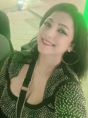 Sweety Chhabra Instagram - New Year, new vibes. ...❤️💃🏻🤘🧿

Happy new year mere dosto ❤️

#happynewyear #2026 #postivevibesonly #blessed #universe