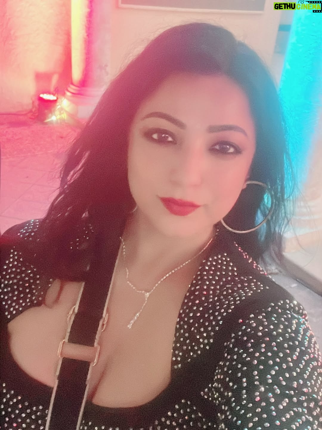 Sweety Chhabra - 46.1K Likes - New Year, new vibes. ...❤️💃🏻🤘🧿

Happy new year mere dosto ❤️

#happynewyear #2026 #postivevibesonly #blessed #universe
