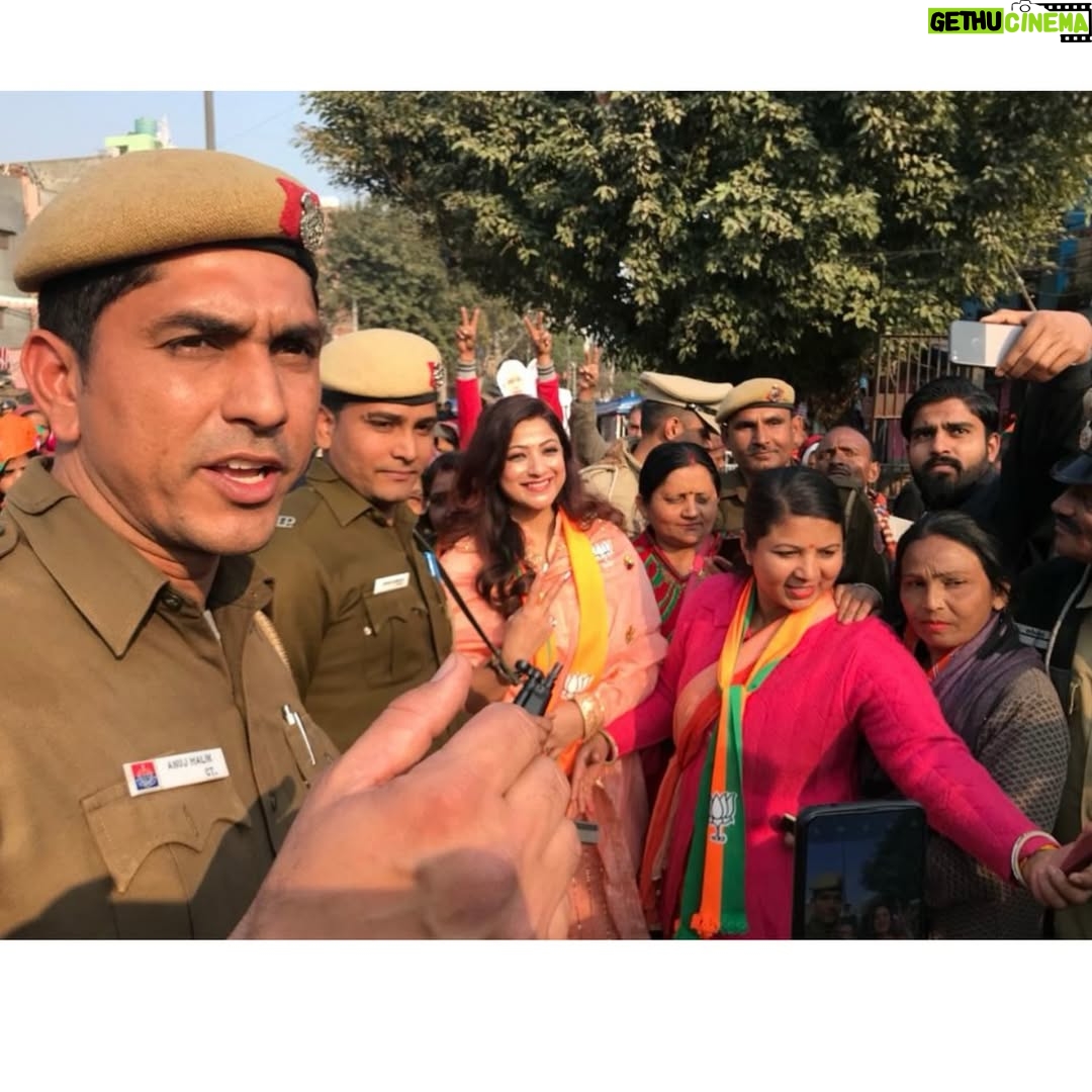 Sweety Chhabra - 47K Likes - सभी देशवासियों को 77वें गणतंत्र दिवस की हार्दिक शुभकामनाएँ 
जय हिंद जय भारत!🇮🇳
 #republicday