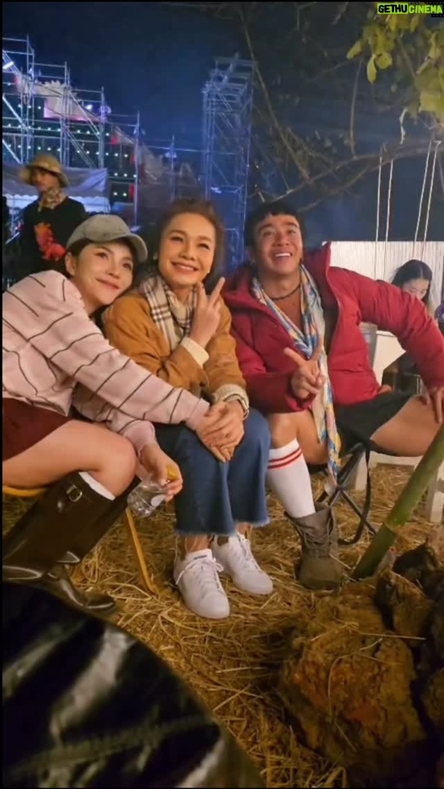 Tai Orathai - 4.3K Likes - เหตุการณ์ในคลิปนี้ จนนำมาสู่การได้ขึ้น Consert ห้วยไร่อีหลีน่าfestival ครั้งที่ 4 จริงๆ จะความบังเอิญ หรือความตั้งใจ หรือจะเป็นอะไรที่ถูกจัดสรร มันคือโอกาสของเรา มันคือวันของเราที่ได้ถูกเลือกแล้ว วันดีๆในวันนี้ ขอน้อมรับไว้ด้วยความดีใจ และเต็มใจ วันที่ 7 กุมภาพันธ์ นี้ที่📍#ห้วยไร่อีหลีน่าfestival 4 แล้วพ้อกันเด้อค่ะพี่น้อง 
@konglha_30 @tha_kanit34

#ต่ายอรทัย 
#taiorathai 
#gmmmusic 
#grammygold