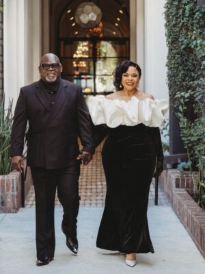 Tamela Mann Instagram - We Did It Bae! 

You brought me to the @grammys and spoiled me rotten! Thank you for believing in me, pushing me to be my best self and loving me through the losses. Truth Is I’m Yours! Forever and Always 🤍💋 #Winning

Styled by @beeombi 
MUA: @ashleyriosactress 
Shot by @jugglingthejohnsons