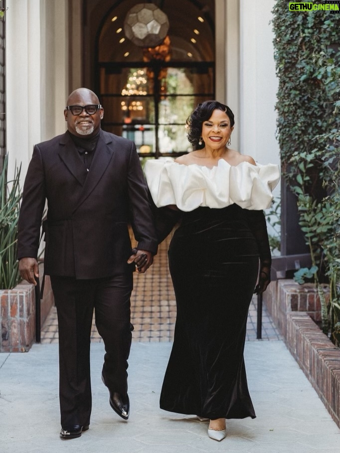 Tamela Mann - 61K Likes - We Did It Bae! 

You brought me to the @grammys and spoiled me rotten! Thank you for believing in me, pushing me to be my best self and loving me through the losses. Truth Is I’m Yours! Forever and Always 🤍💋 #Winning

Styled by @beeombi 
MUA: @ashleyriosactress 
Shot by @jugglingthejohnsons