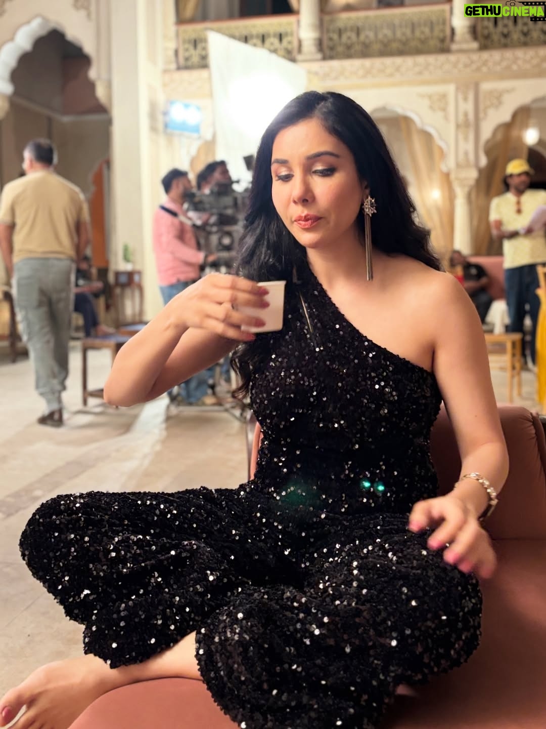 Tanu Khan - 650 Likes - The most #bts pic of all time #latenight #shoot #tanukhan #btsdiary