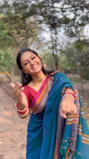 Tanvi Rao Instagram - May this Ugadi bring delightful beginnings and fulfilling journeys to all of us 🌞
ಎಲ್ಲರಿಗೂ ಯುಗಾದಿ ಹಬ್ಬದ ಶುಭಾಶಯಗಳು 🙏🏽

VC: @swarnagowri8 

#ugadi #fresh #newbeginnings #newyear #sunrise #dawn #happiness #luck #festival #india #culture #tradition #bharathanatyam #abhinaya #expression #theredidemane #drrajkumar #saritha #hosabelaku #sjanaki #vanijairam