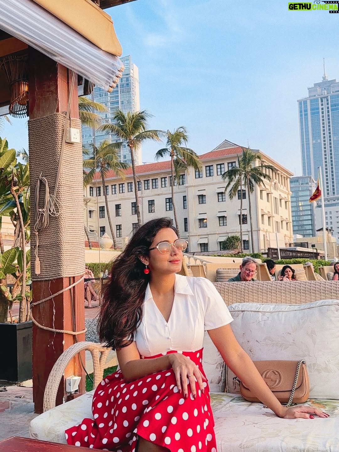 Tasnia Farin - 88.5K Likes - Your favourite intro song that you never skip ⏭️ 🌊

Wearing @celebritys.choice