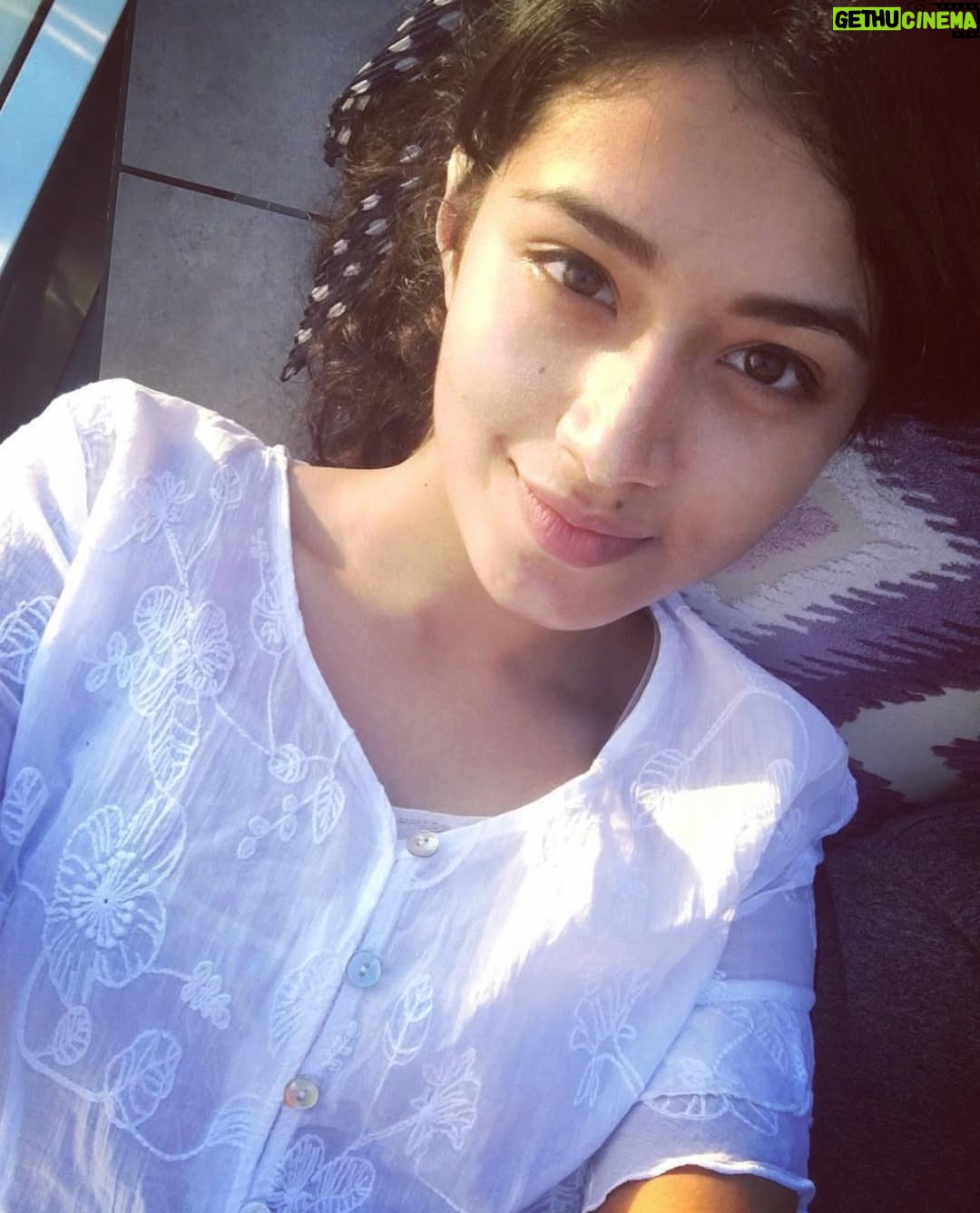 Tasnia Farin - 124.7K Likes - Hopping on the 2016 trend train. Used to be good ol’ days ❤️ inspired from @mehazabien apu ✨