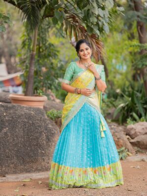 Tejaswini Gowda Instagram - In love with this outfit🩵💚💛

Outfit: @shobhashettydesignerstudios 
Jewellery: @goyazsilverjewellery 
📸 : @akhileshrupaji