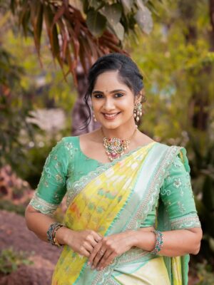 Tejaswini Gowda Instagram - In love with this outfit🩵💚💛

Outfit: @shobhashettydesignerstudios 
Jewellery: @goyazsilverjewellery 
📸 : @akhileshrupaji