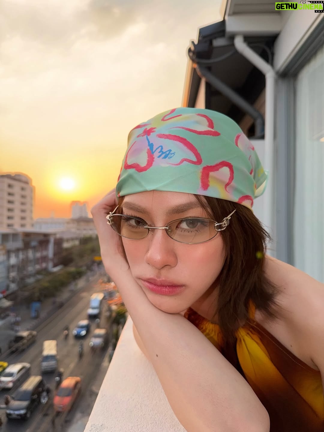 Thasorn Klinnium - 216.7K Likes - Pov: Sunset with me🥸🥽🌻🌆

#GENTLEMONSTER #GENTLEMONSTER_BOUQUETCOLLECTION #GENTLEMONSTER2026