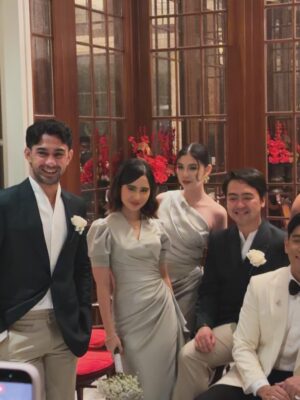 Tissa Biani Instagram - bridesmaid on duty 🥹🤍
happy wedding temen berantem temen nangis temen curcol temen olahraga bareng yaitu @wavizihan ! bersama suami tercinta @jaz_hayat terharu banget akhirnya kalian sudah mencapai titik ini. alhamdulillah. perjalanan baru dimulai guys!!
semangat terus ku doakan semoga kalian bisa saling sayang saling cinta saling jaga terus till jannah Aamiin Ya Allah.
make up by my sister @alitabiani
hair do @hairdo_mitsa
dress custom by @fadlan_indonesia
all photos taken by @bintanmfrh