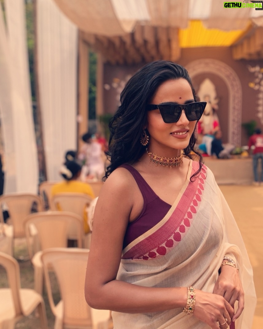 Tuhina Das - 1.6K Likes - বসন্ত পঞ্চমীর শুভেচ্ছা🌻
@adda_collective 

#swaraswatipuja