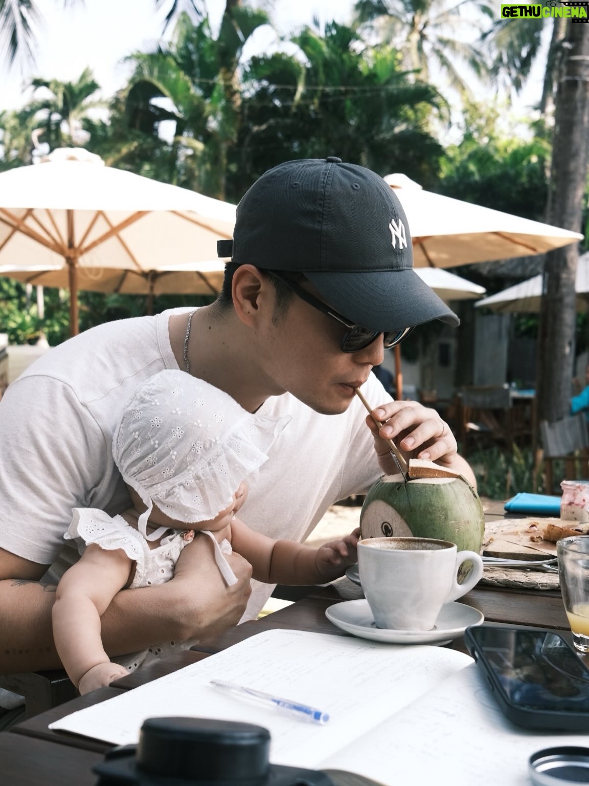 Veronica Ngô - 19K Likes - Every day, I keep falling in love with these two all over again. Boy am i blessed 🙏🏻 #puppylove