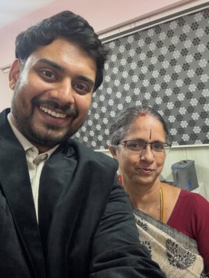 Vikkals Vikram Instagram - Pic 1 & 2 : Kolanthaingala ithunga… dheivangal !!! 🙏

Pic 3: Rama ma’am never watches TV but she watched Biggboss just for me, such a cutie 🥰 pls appreciate Rama ma’am in comments 😊

Thank you PSBB Millennium for having me as the Chief Guest for your Fiesta! 

#vikkalsvikram #vikkals #biggbosstamil9 #biggboss