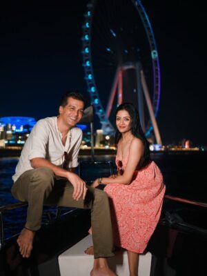 Vimala Raman Instagram - Heart full, night perfect 🎡❤️💞🧿

#dubainights #cruiselife #couplegoals #actor #vimalaraman #vinayrai