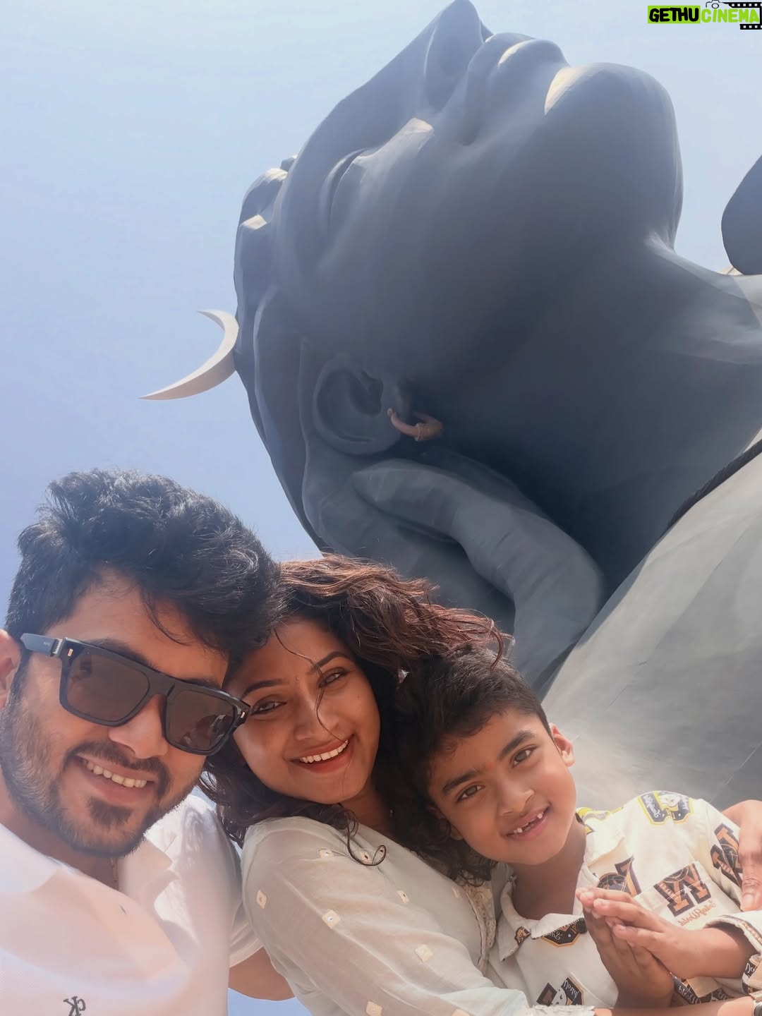 Vishnu Priya - 113.6K Likes - కనుమ పండుగ శుభాకాంక్షలు 🐄🌾
.
Wearing: @houseofshivasam 🤍
.
#adiyogi #adiyogichikkaballapur🙏✨️ #peace #blessed