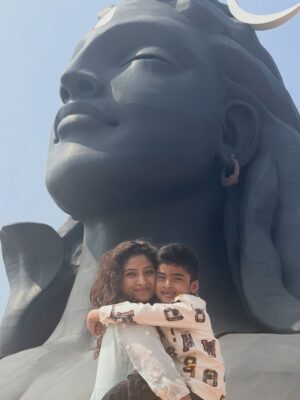 Vishnu Priya Instagram - కనుమ పండుగ శుభాకాంక్షలు 🐄🌾
.
Wearing: @houseofshivasam 🤍
.
#adiyogi #adiyogichikkaballapur🙏✨️ #peace #blessed