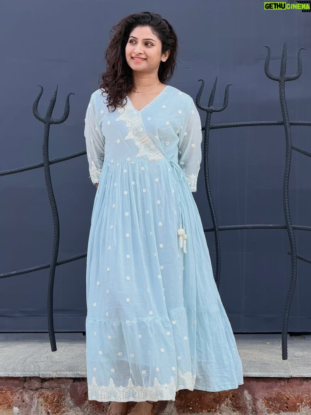 Vishnu Priya - 113.6K Likes - కనుమ పండుగ శుభాకాంక్షలు 🐄🌾
.
Wearing: @houseofshivasam 🤍
.
#adiyogi #adiyogichikkaballapur🙏✨️ #peace #blessed